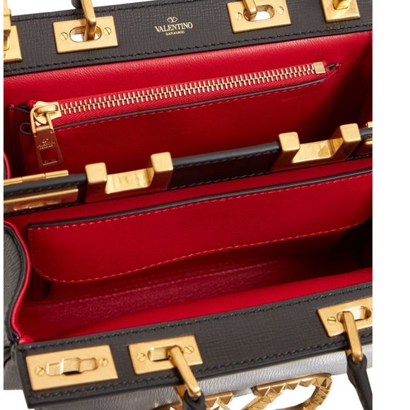 Valention Garavani - Small Rockstud Bag (OG $3790) - Picture 3 of 6